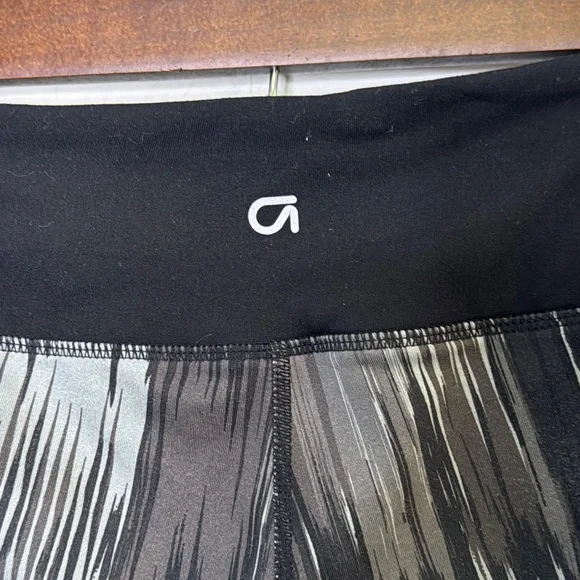 GAP Black and Gray Leggings with Dynamic Pattern - Picture 5 of 6